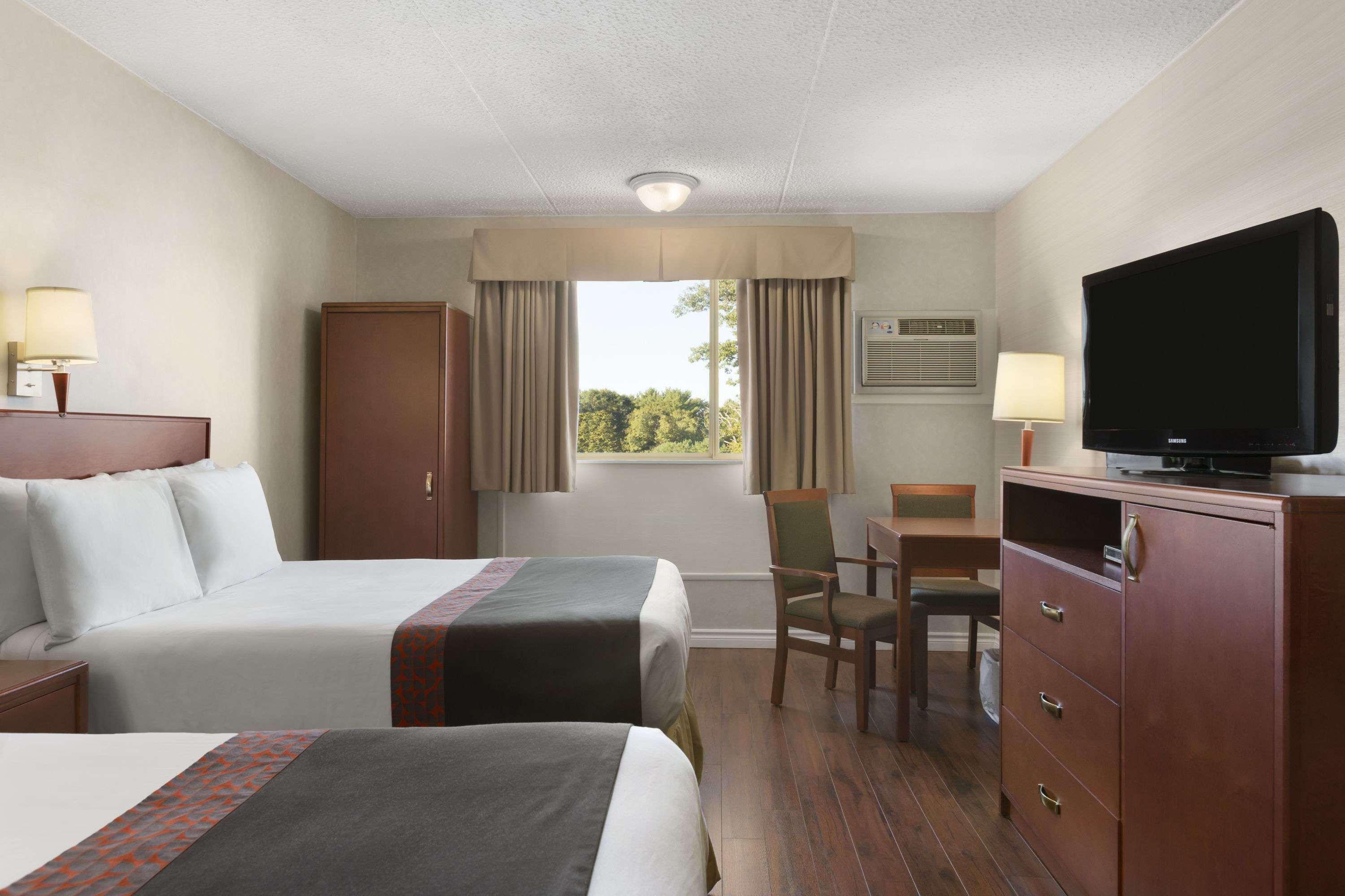 Days Inn By Wyndham Bridgewater Conference Center Eksteriør billede