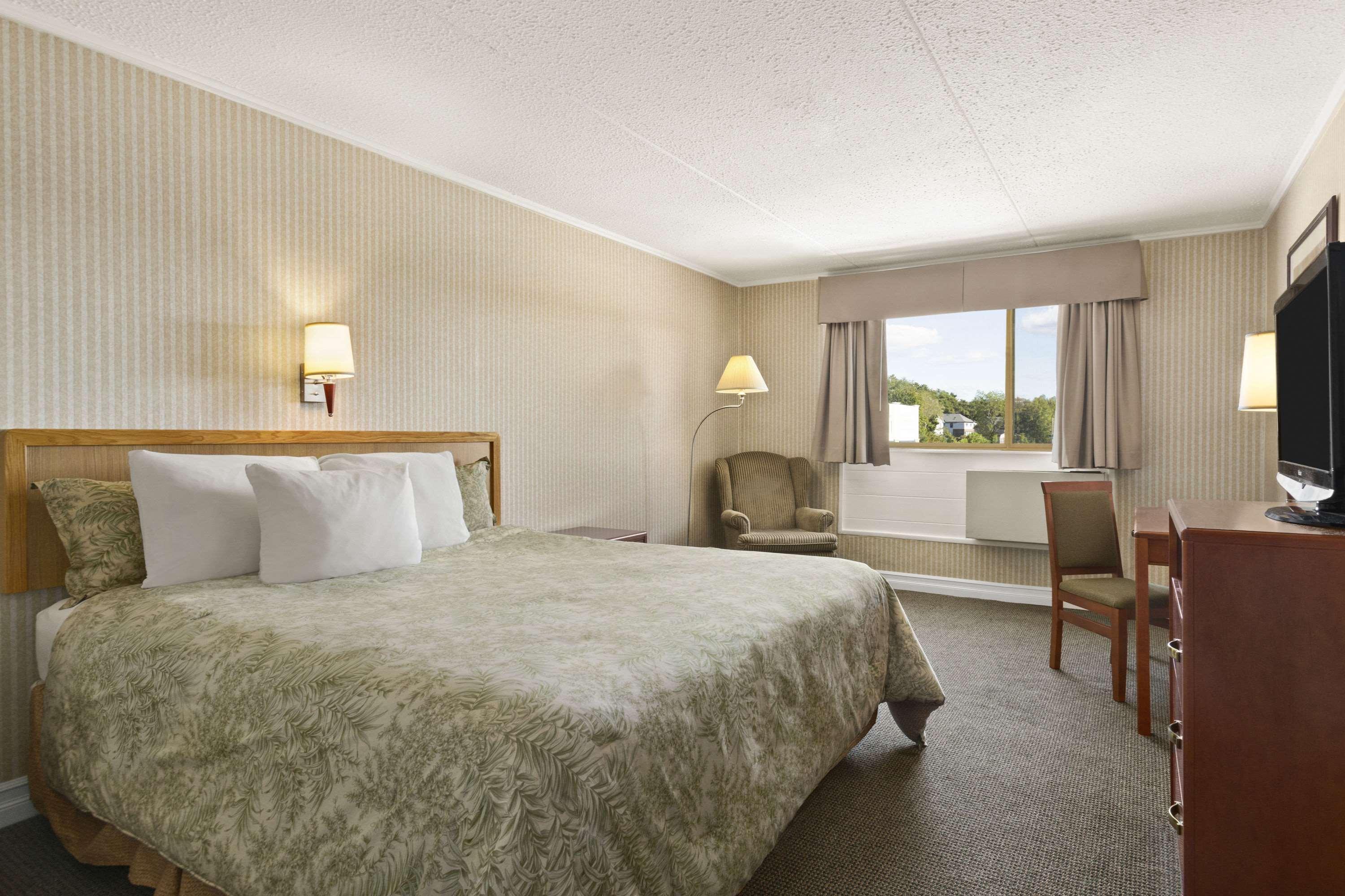 Days Inn By Wyndham Bridgewater Conference Center Eksteriør billede