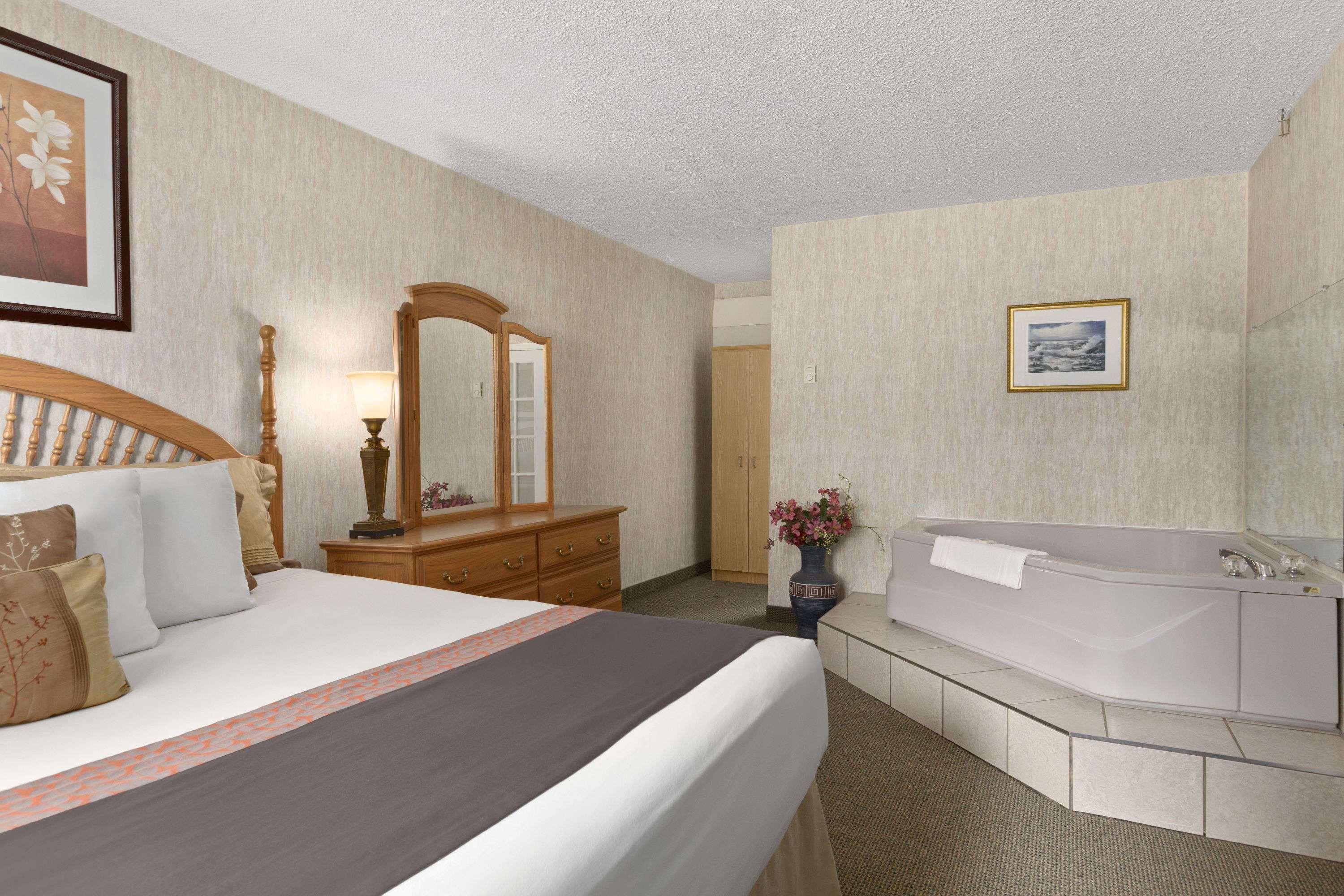 Days Inn By Wyndham Bridgewater Conference Center Eksteriør billede