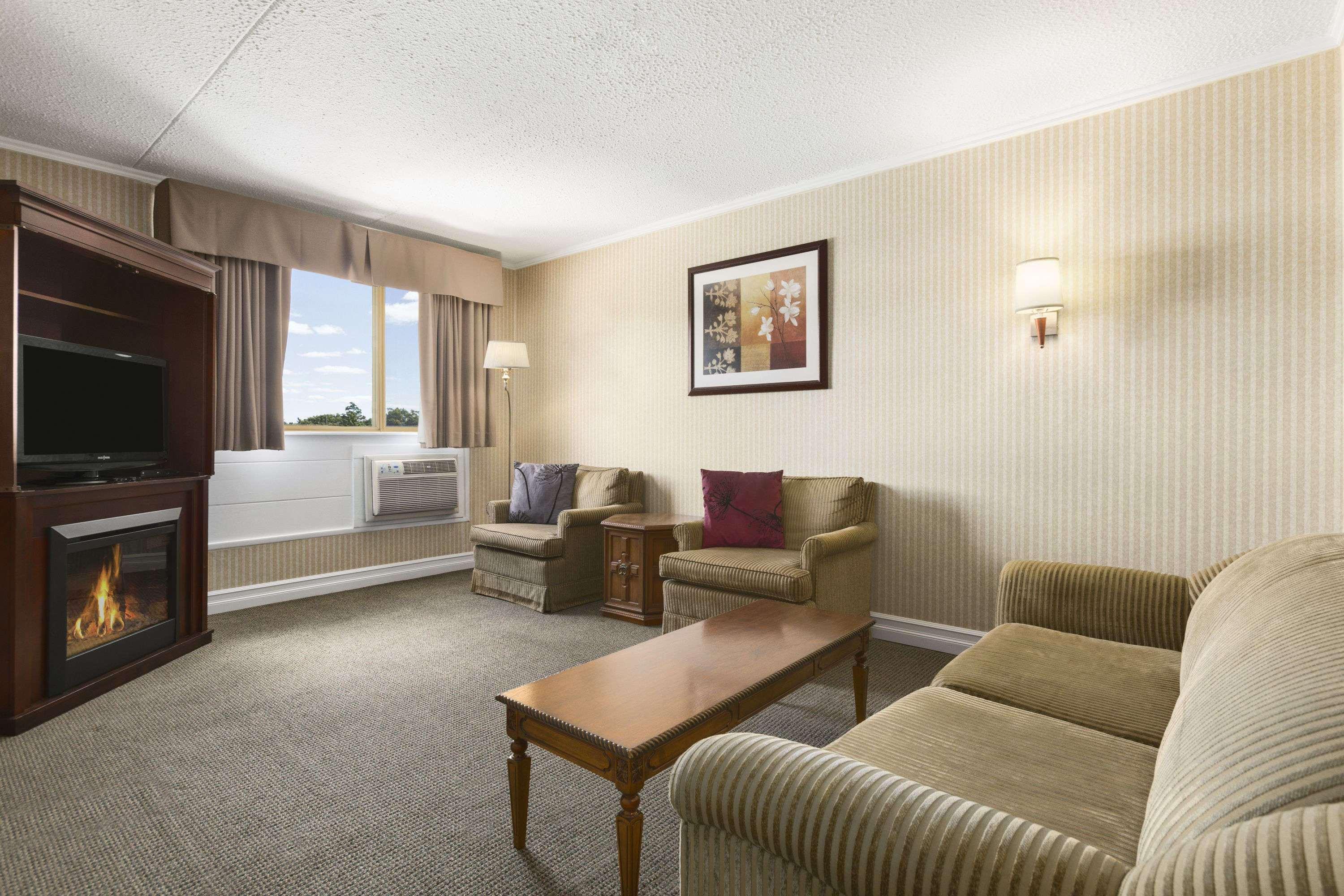 Days Inn By Wyndham Bridgewater Conference Center Eksteriør billede